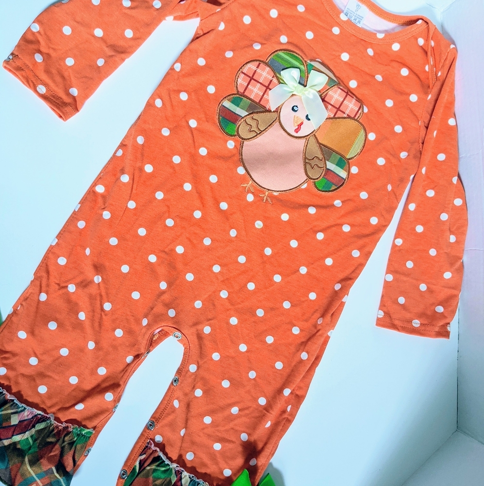 Adorable outfit for holidays.